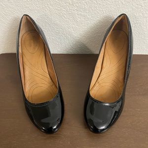 Pre-Owned CLARKS INDIGO BLACK PATENT LEATHER WEDGE PUMPS/HEELS 10M